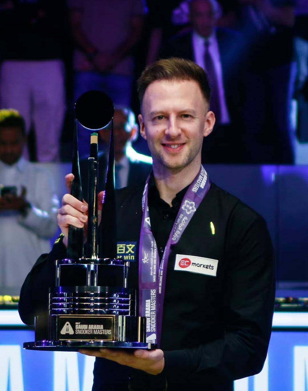 而皇马则偏 而皇马则偏